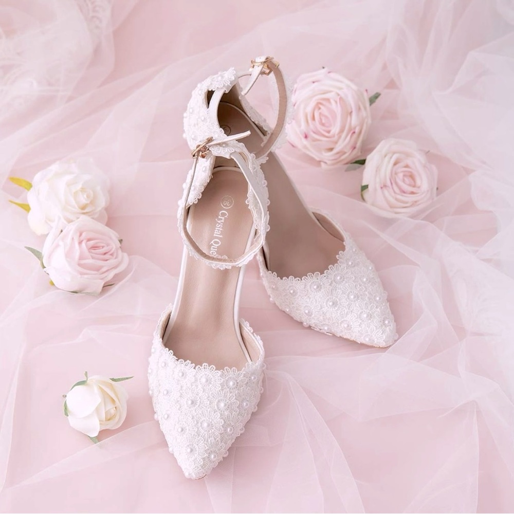 Women's PU Closed Toe With Flower Stiletto Heel High Heels